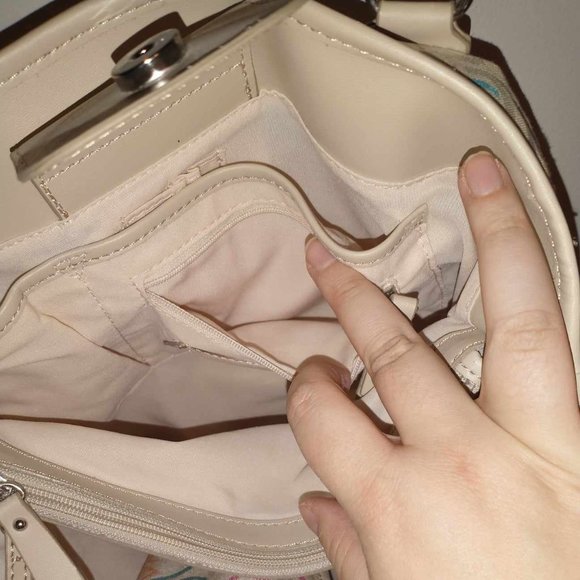 NWT Liz Claiborne Handbag, khaki with multi color LC's, - Picture 16 of 16